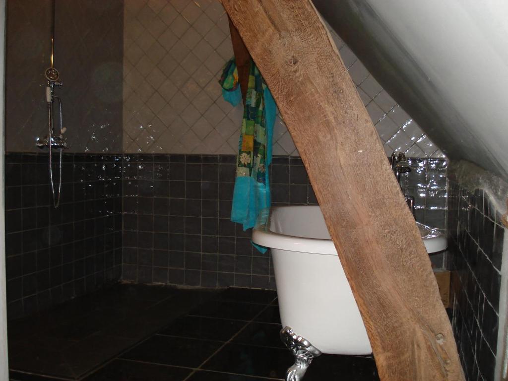 Aparthotel De Beek Anno 1410 Sint-Truiden Room photo